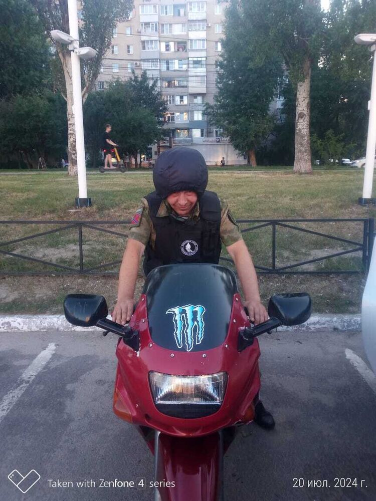  ,   Vezlivue, 49 ,     , c 