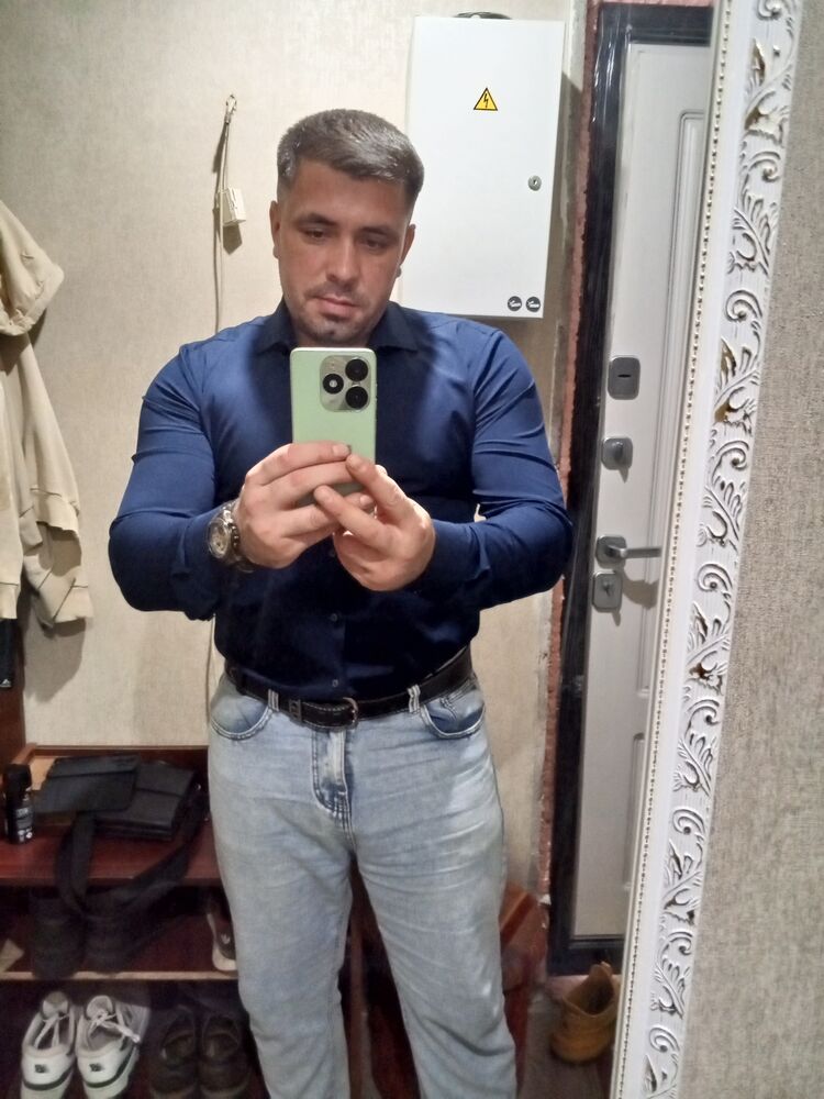  ,   Dimarik, 35 ,   ,   