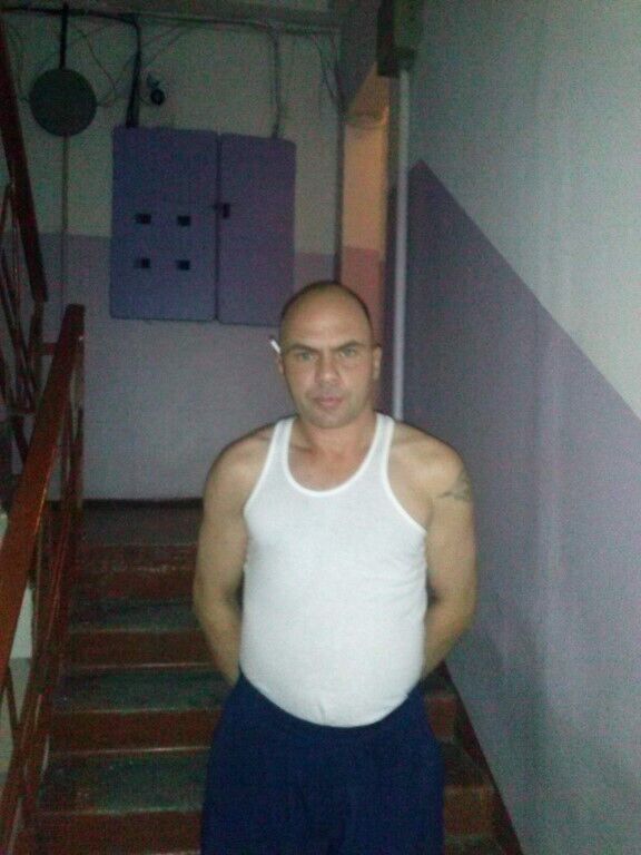  47333002  Viktor, 45 ,    