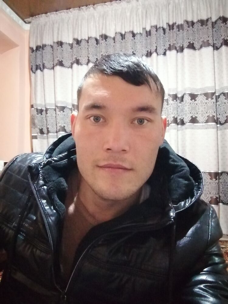  30052572  Akmaljon, 27 ,    