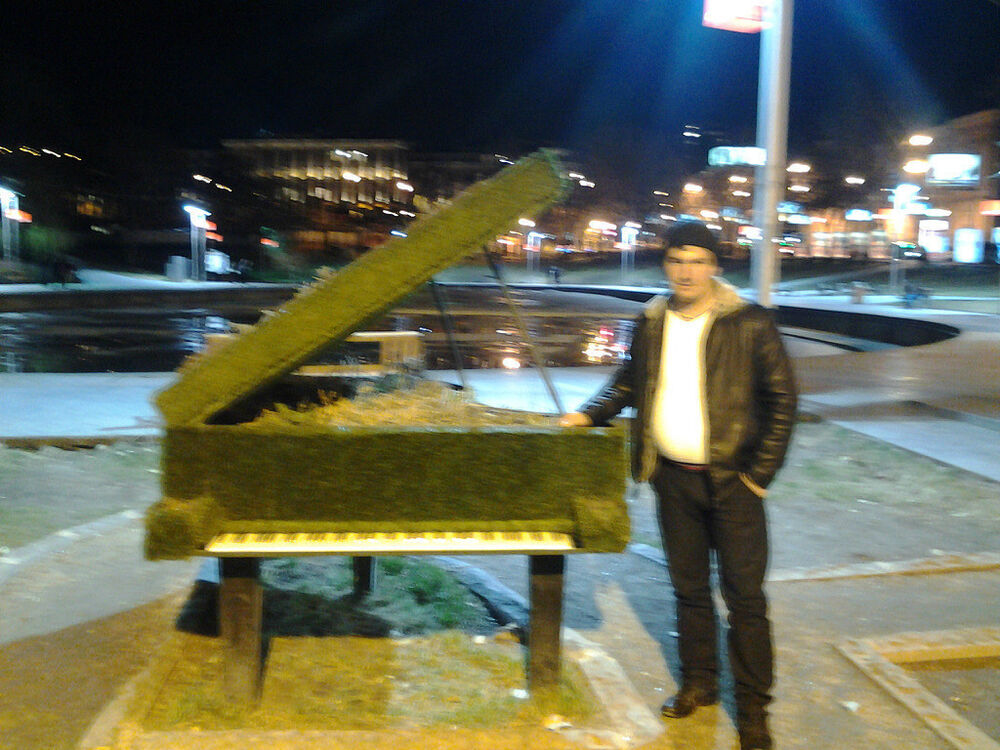  16376472  Seryoja, 44 ,    