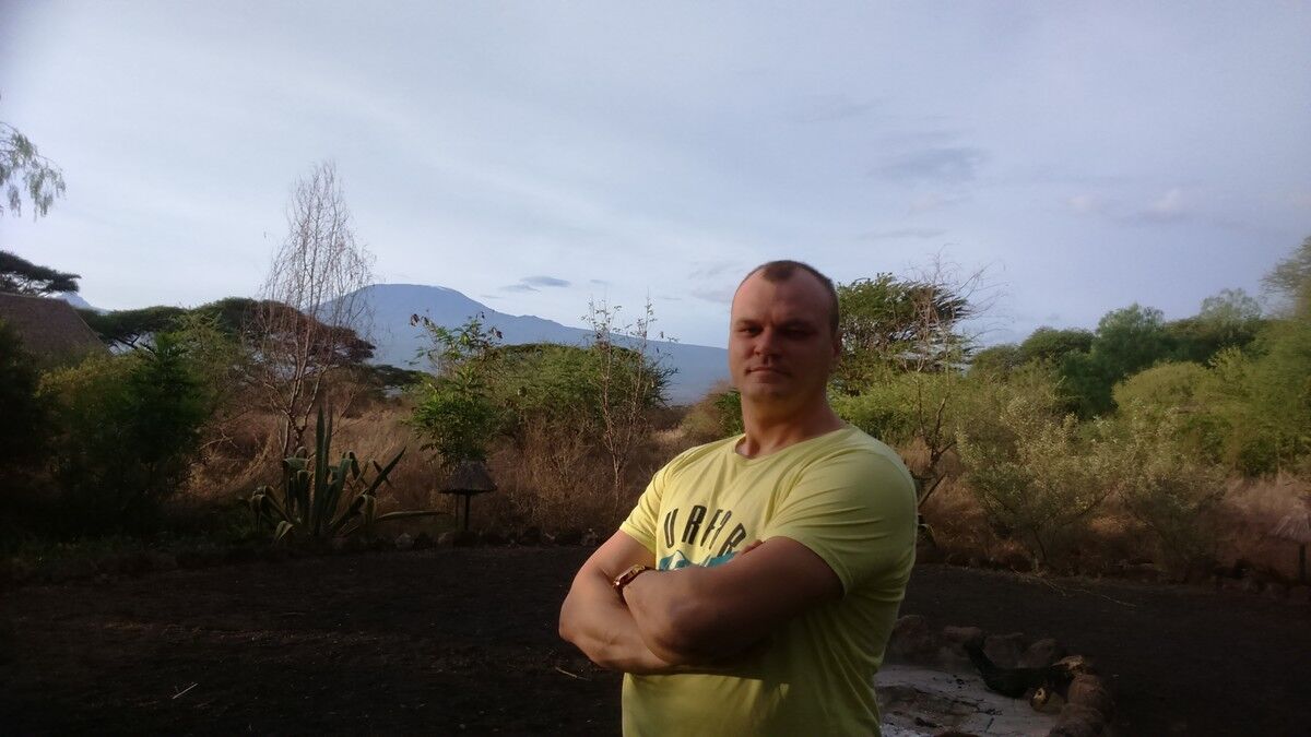  6787742  Sergei, 49 ,    