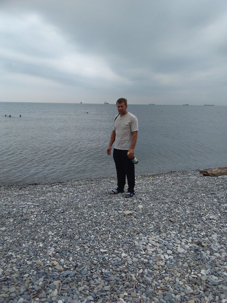  10000562  Vova, 42 ,    