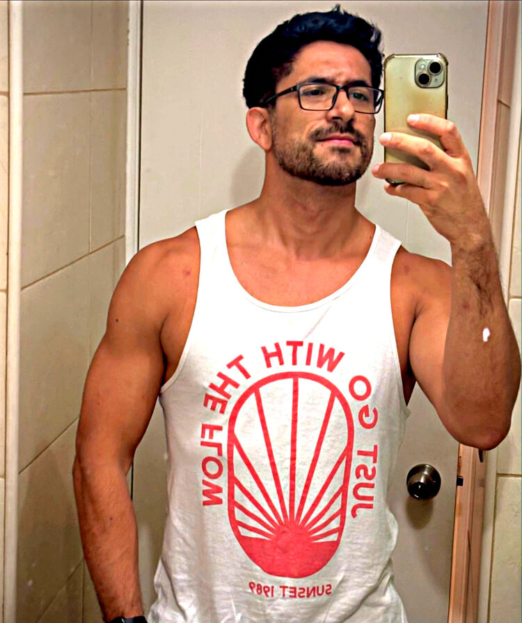  53974502  Maxim, 38 ,    