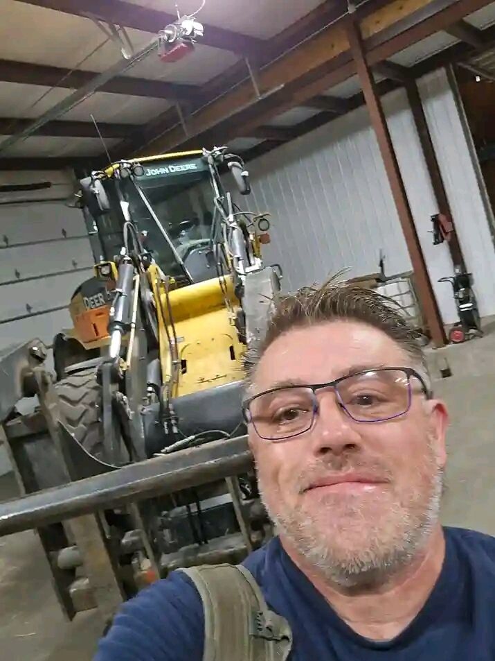  48222682  Frank Easton, 25 ,    