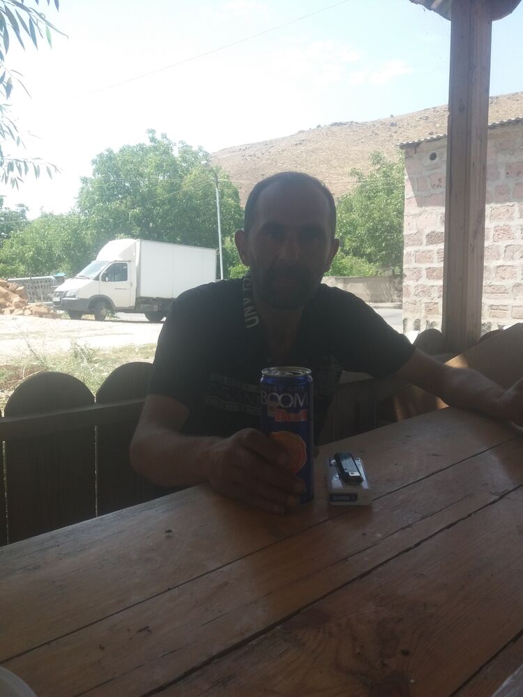  36849082  Varo, 44 ,    