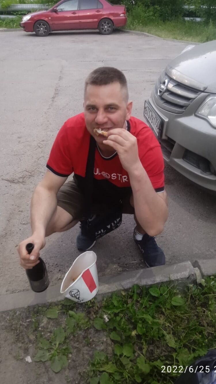  ,   Ruslan, 41 ,   ,   , c , 