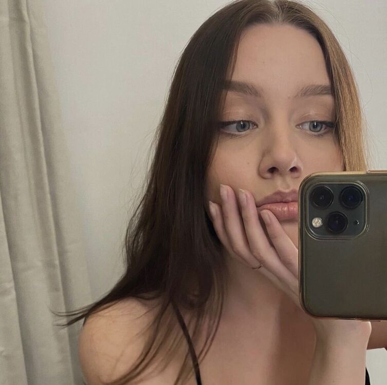  44307042  , 26 ,    