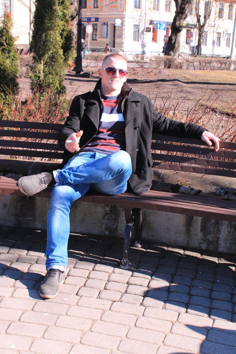  6093512  Egils, 41 ,    
