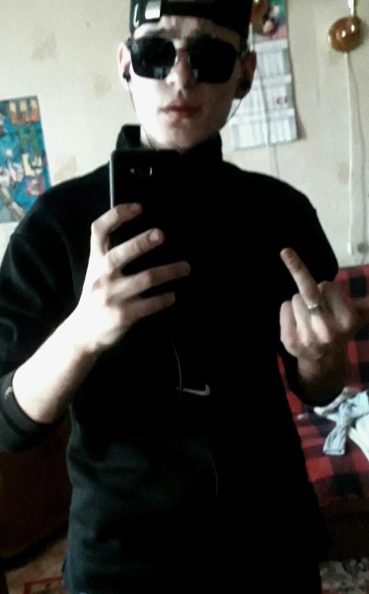  43235642  Yevgeniy, 20 ,    