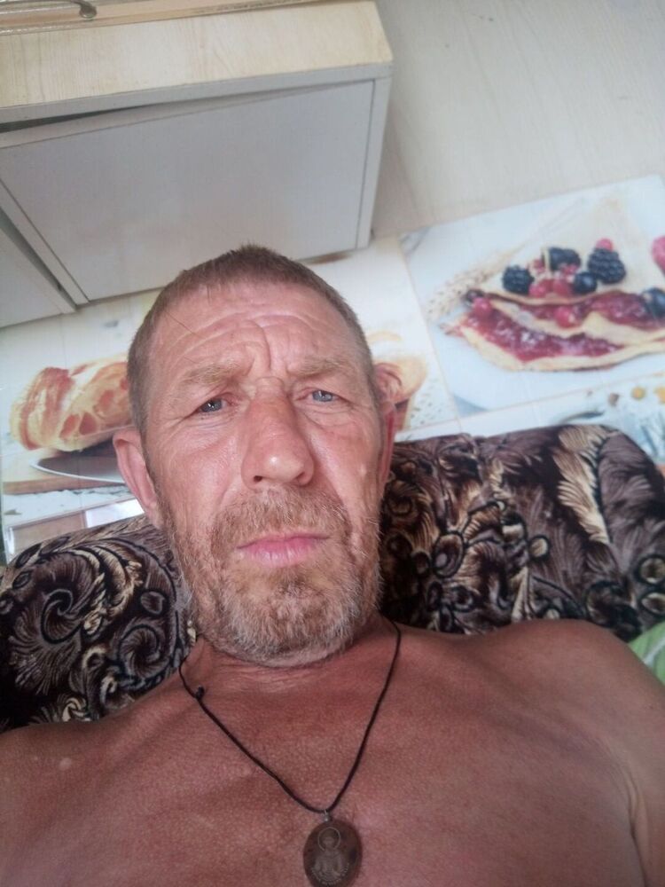  47114972  Rodion, 52 ,    