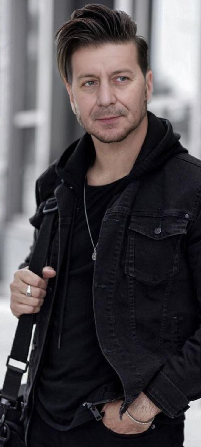  41869842  Rafkat, 54 ,    