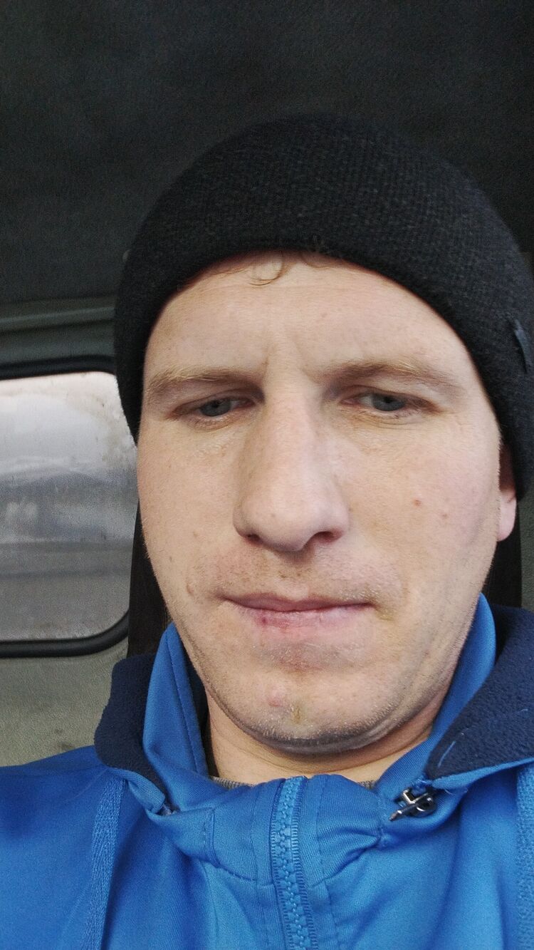  45574532  Vladimir, 39 ,    --