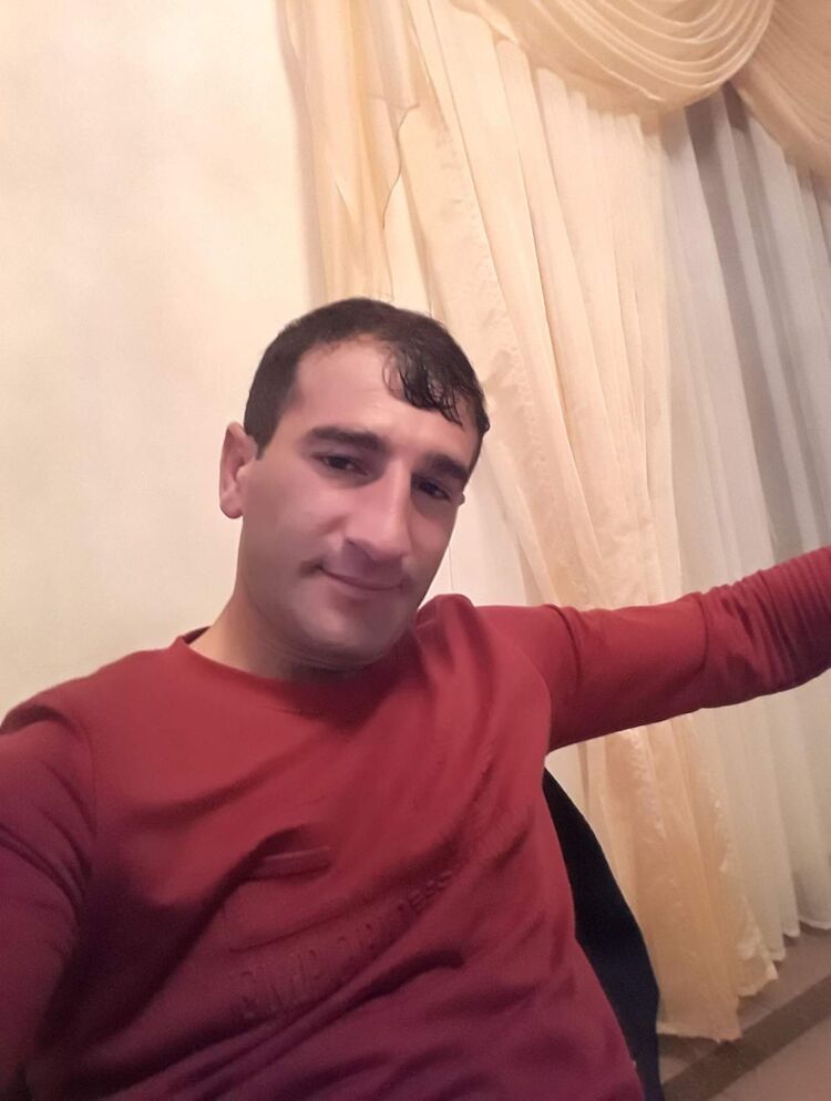  45628952  Roma, 37 ,    