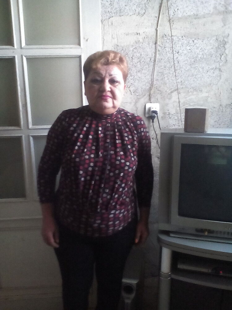  Beckford,   Svetlana, 70 ,   ,   , c 