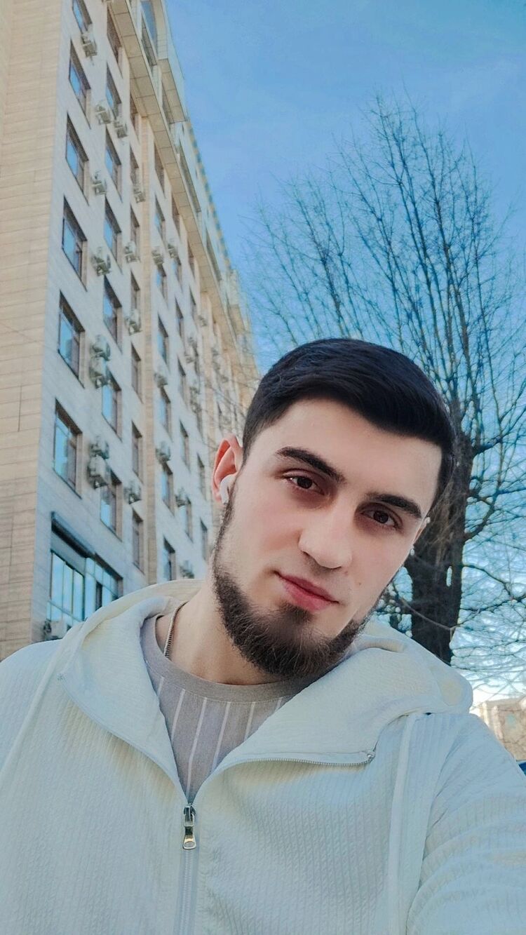  42124872  Murad, 27 ,    