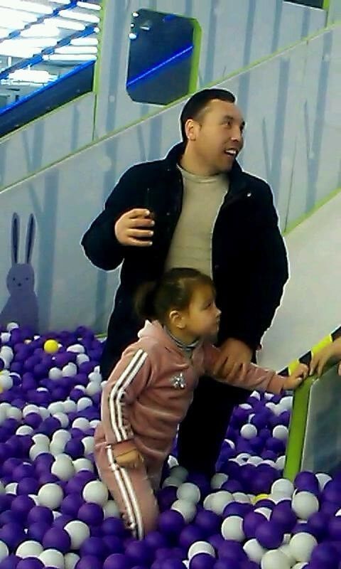  ,   Alik, 35 ,   