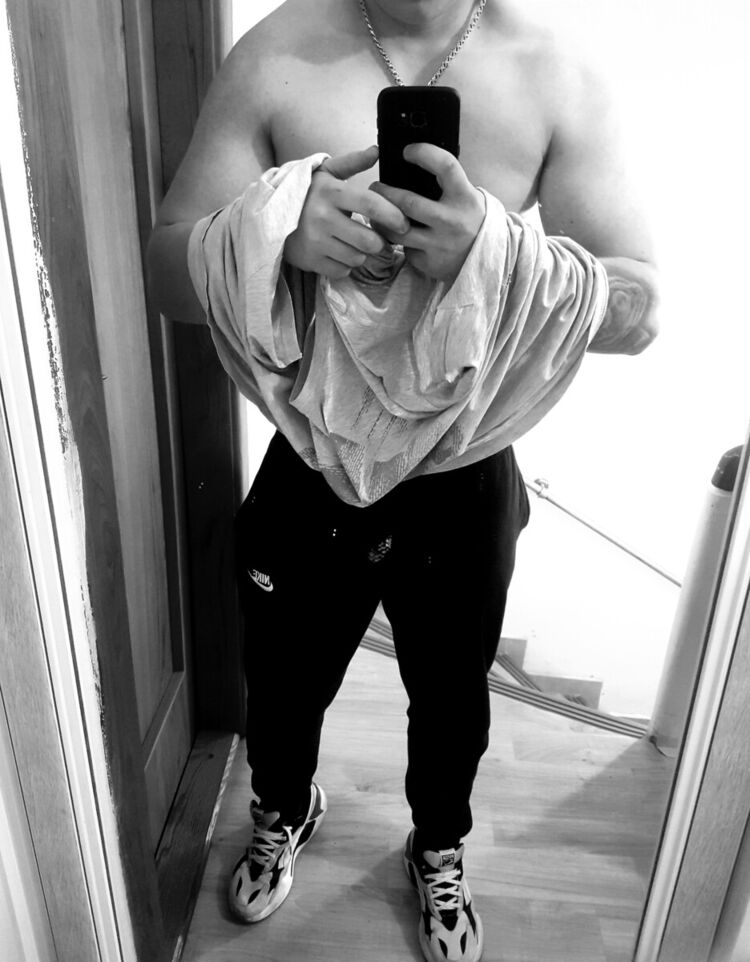  21944292  Andrey, 28 ,    Praha