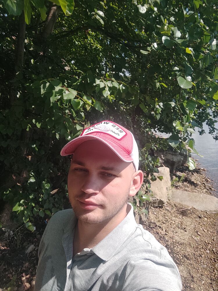  28313132  Sergei, 31 ,    