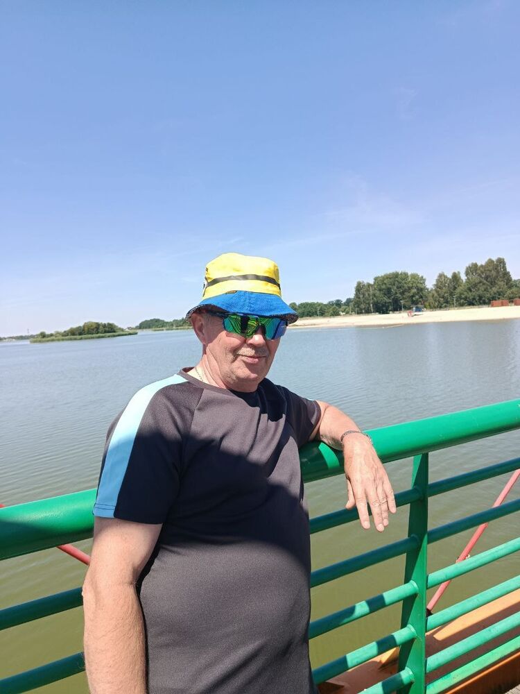  52474632  Valerij, 57 ,    