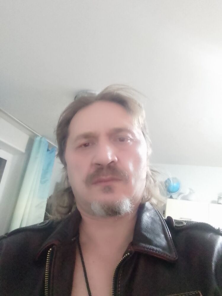  47426122  , 42 ,    