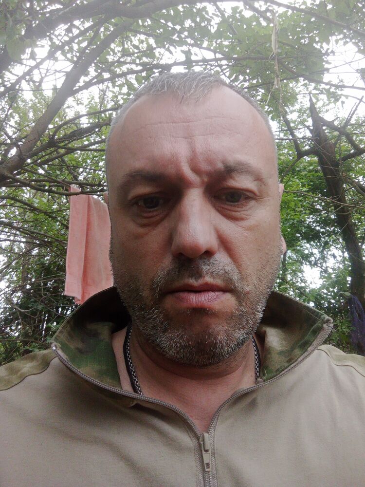  34991692  Eduard, 47 ,    