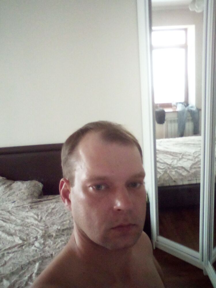  45539082  Alexander, 35 ,    