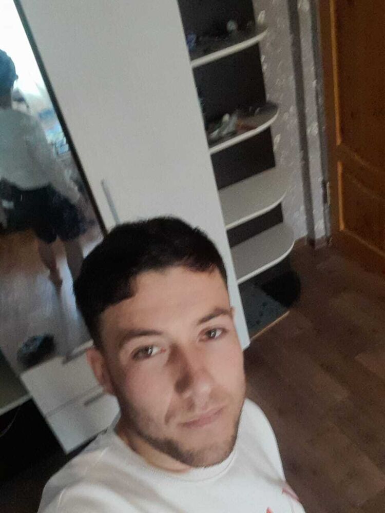  49818282  , 27 ,    