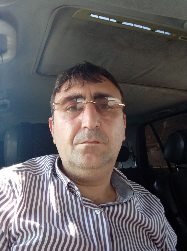  24850762  Artur, 41 ,    