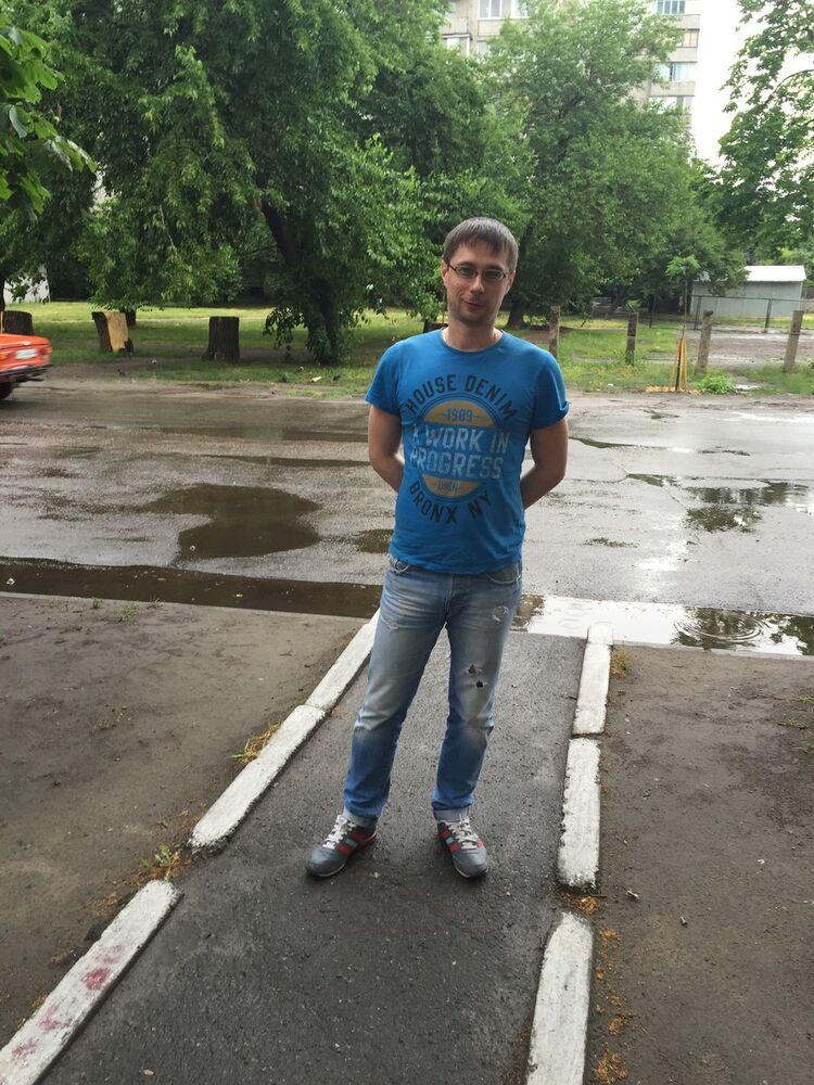  ,   Oleg, 42 ,   