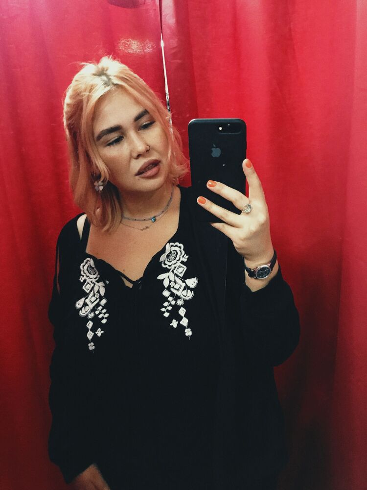  -,   Nessa, 32 ,   ,   , 