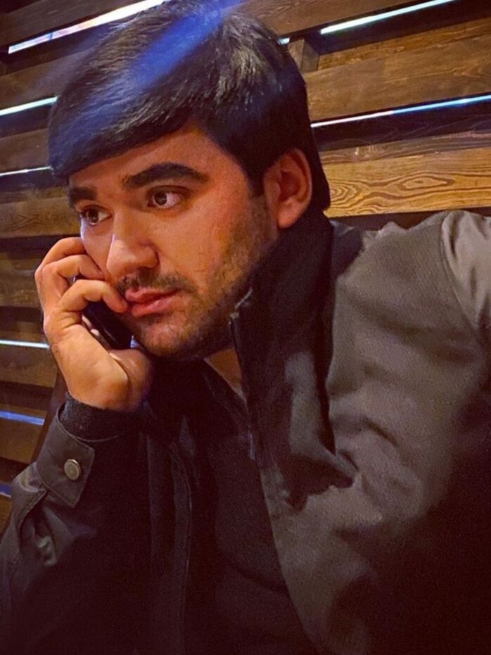  26979072  Abdumalik, 28 ,    