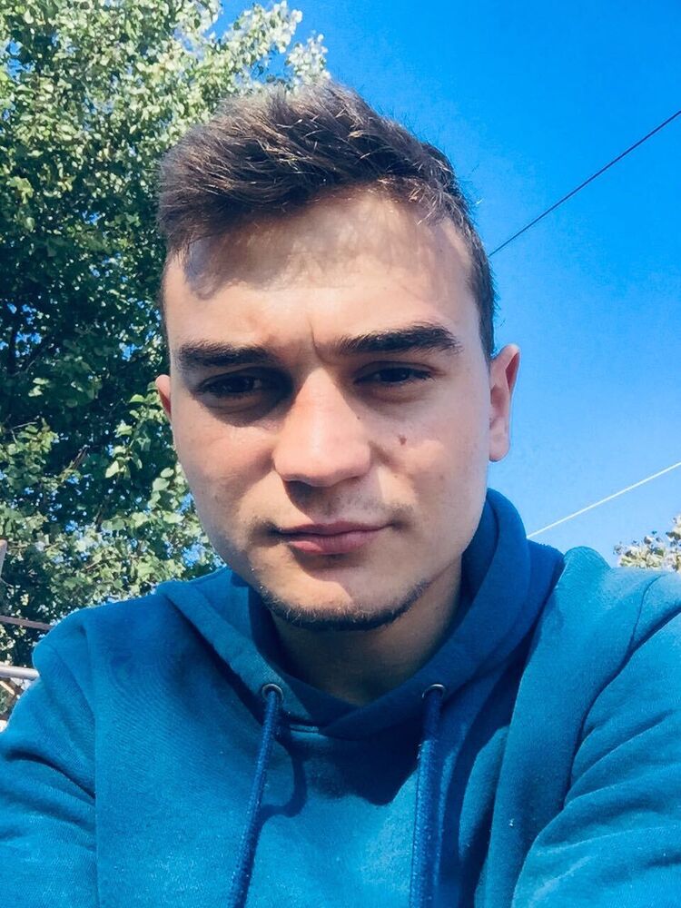  ,   Sandu, 22 ,   