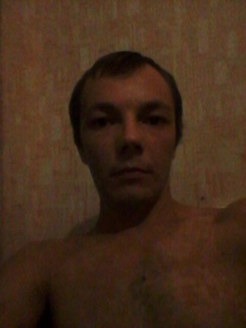 9801952  Denis, 40 ,    