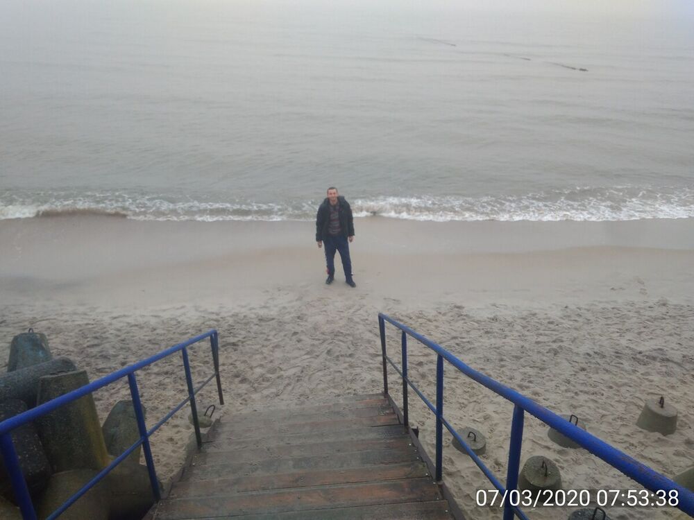  ,   Yevhen, 48 ,   ,   , c 