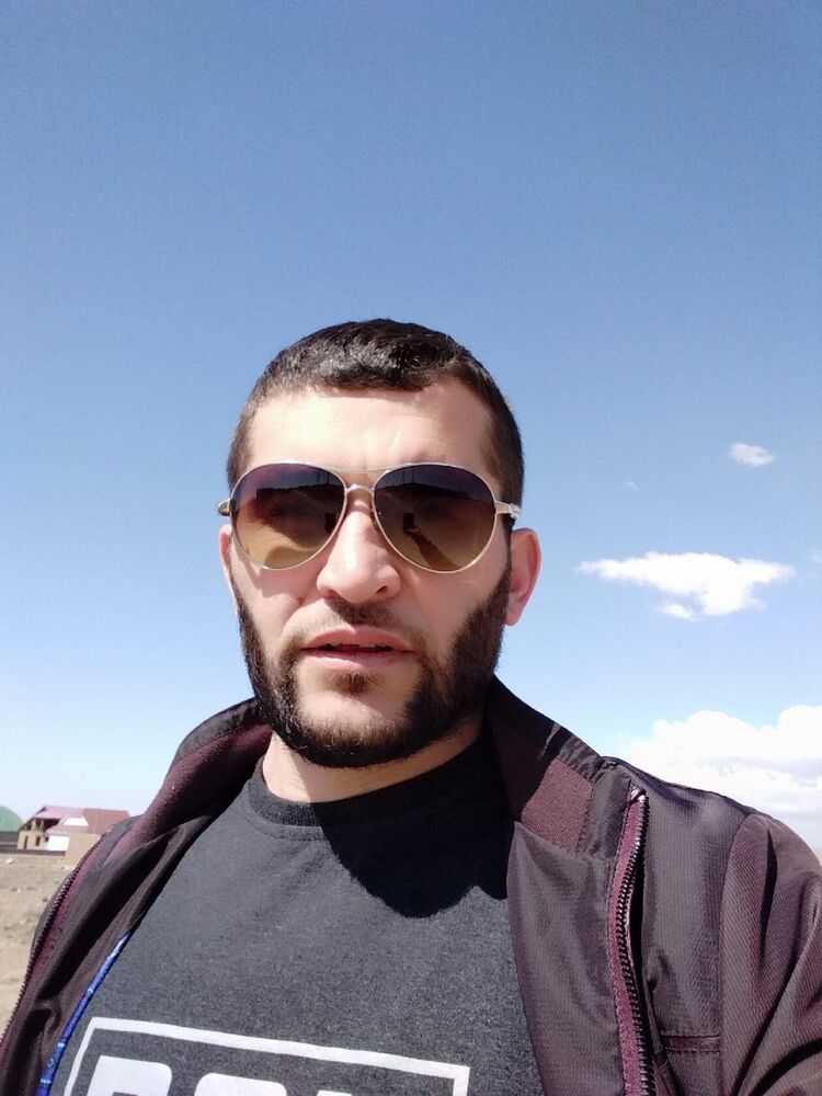  38816672  Amir, 35 ,    