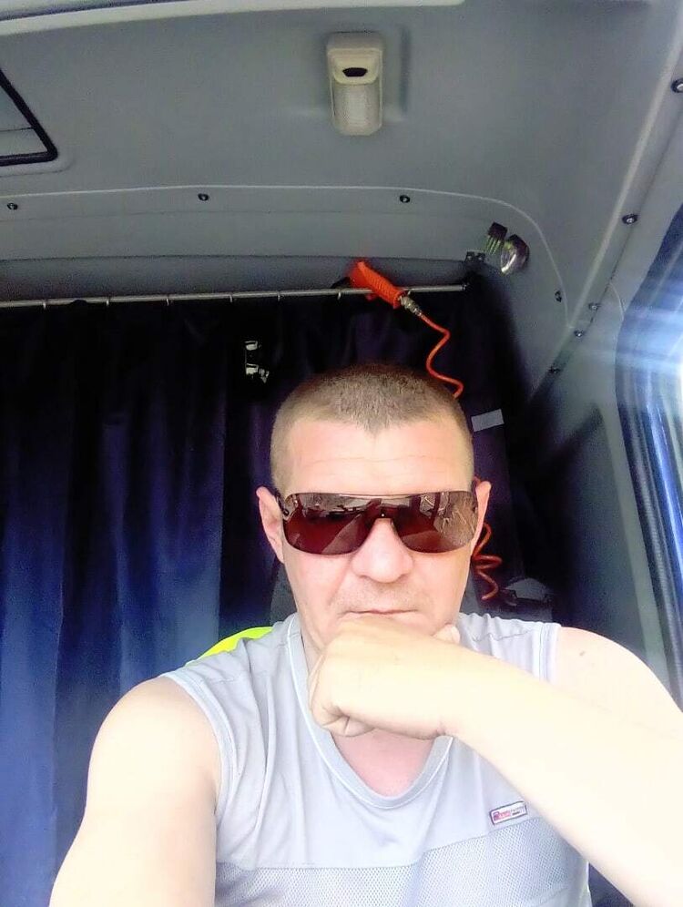  24016982  , 40 ,    