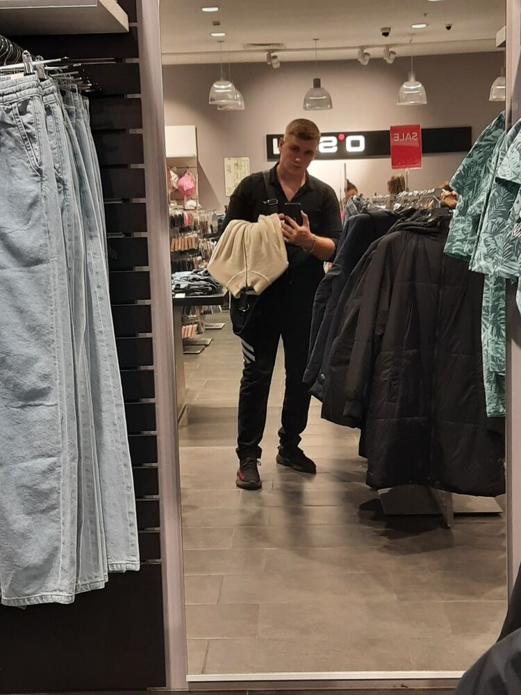  36585882  Danila, 24 ,     