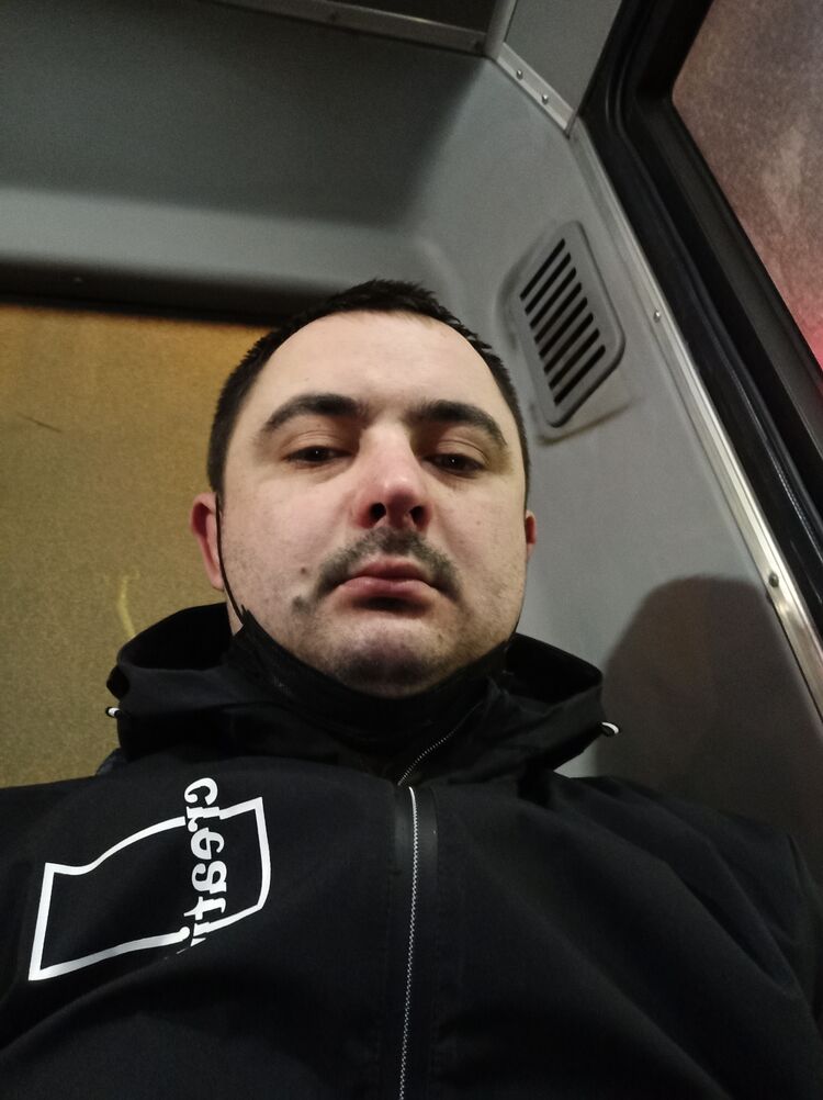  ,   Alex, 37 ,   ,   
