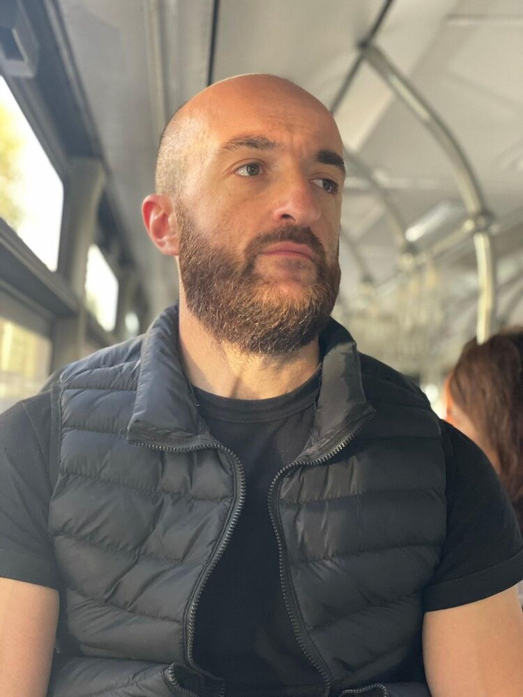  46201872  Irakli, 37 ,    