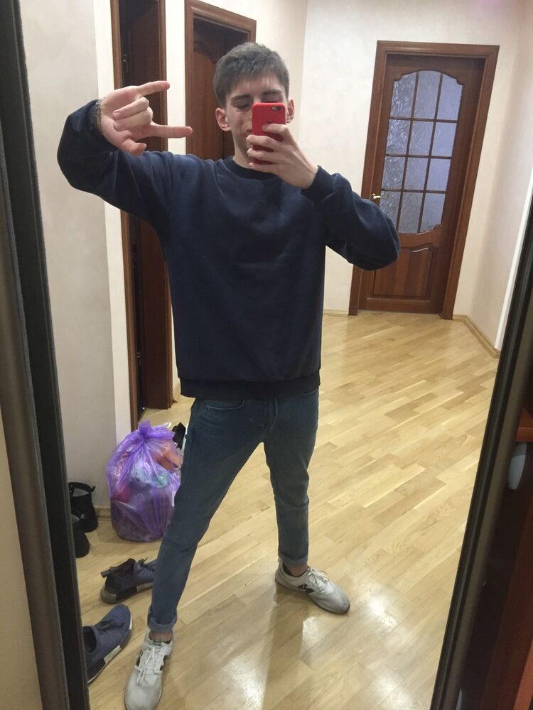  18942342  Grom, 23 ,    