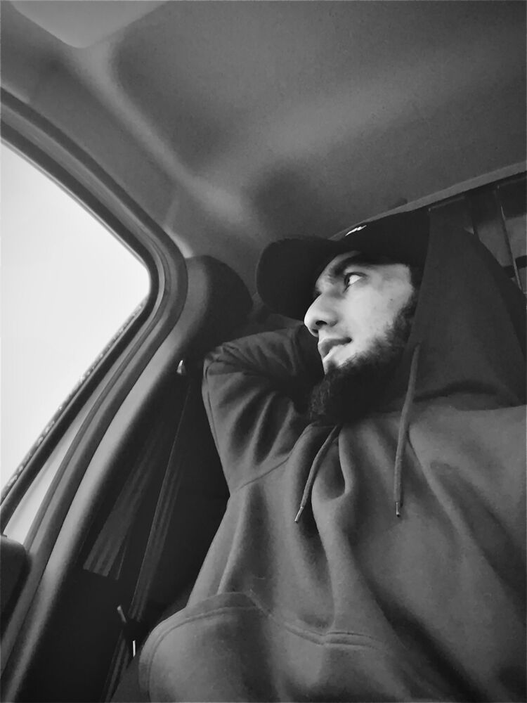  32278752  Umar, 27 ,    
