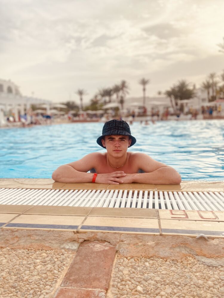 ���� 42107072 ����� ����, 20 ���, ���� ���������� � ���������