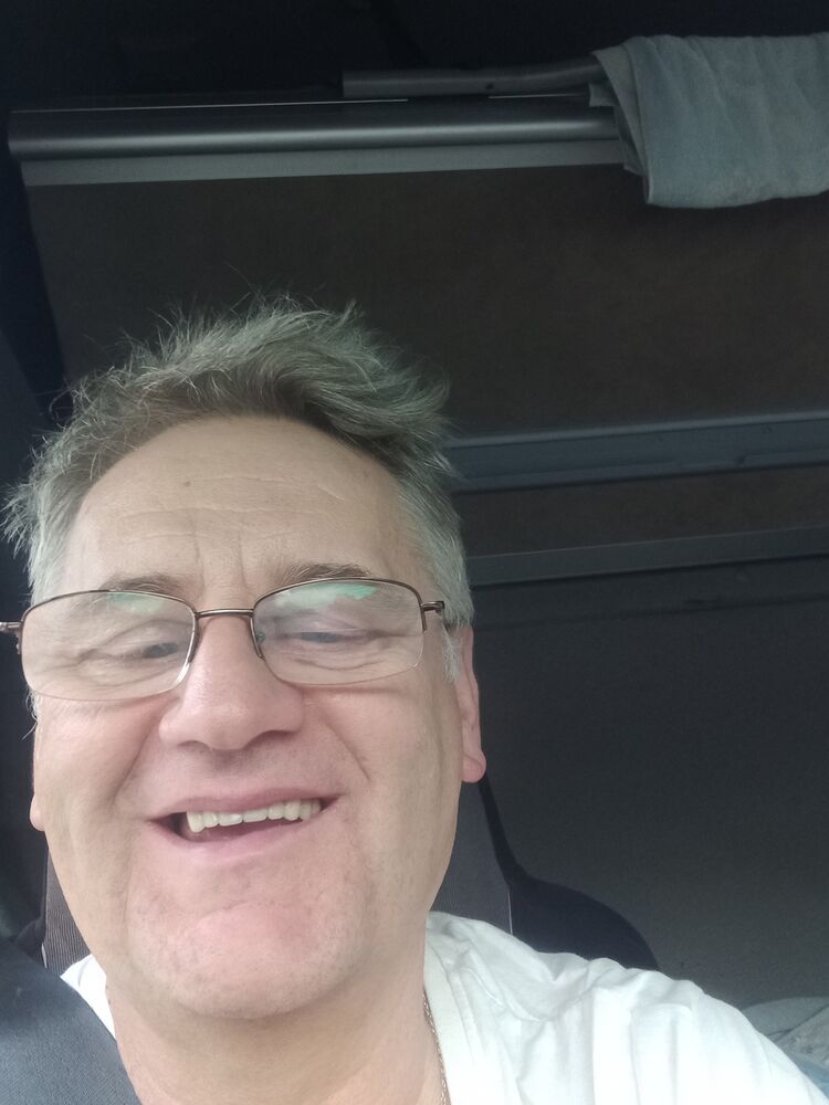  41727322  Aleksander, 56 ,    