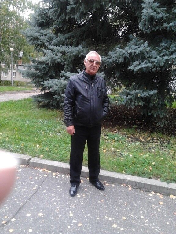  9011532  Viktor, 74 ,    