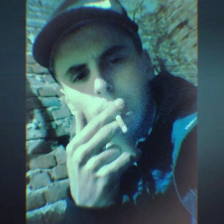  ,   Viktor, 21 ,   ,   