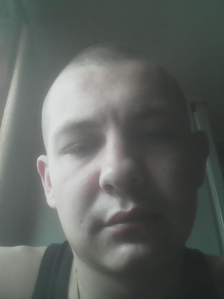  8283202  Sacha, 32 ,    