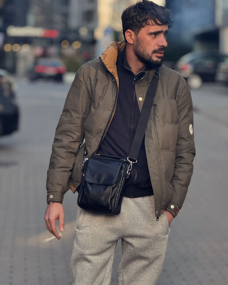  47652992  Kamran, 33 ,    