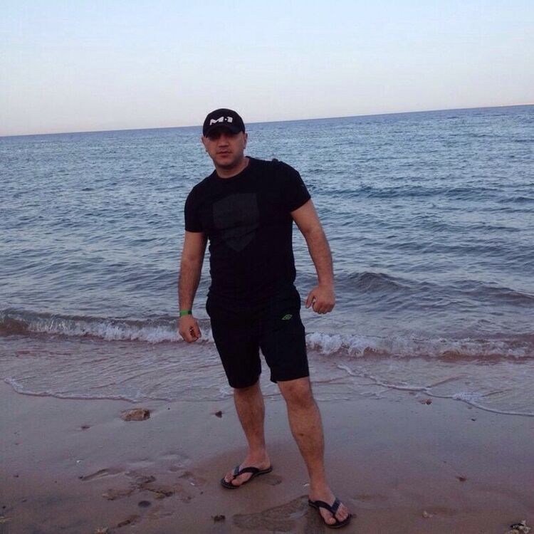  ,   Ali, 42 ,   ,   , 