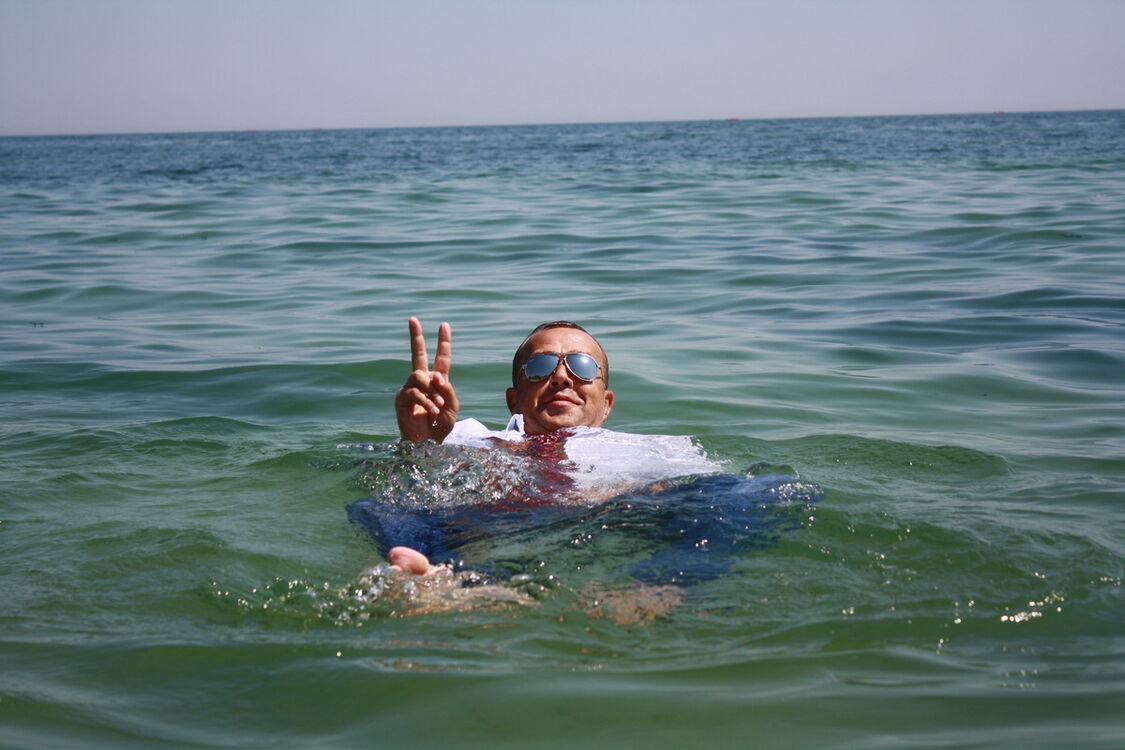  7932182  Vitalik, 54 ,    